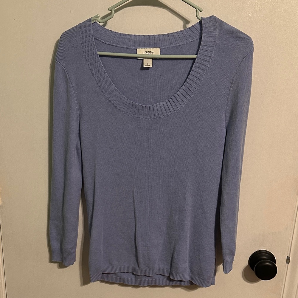 0079 LOFT Lavender Scoop Neck Sweater womens size small‎